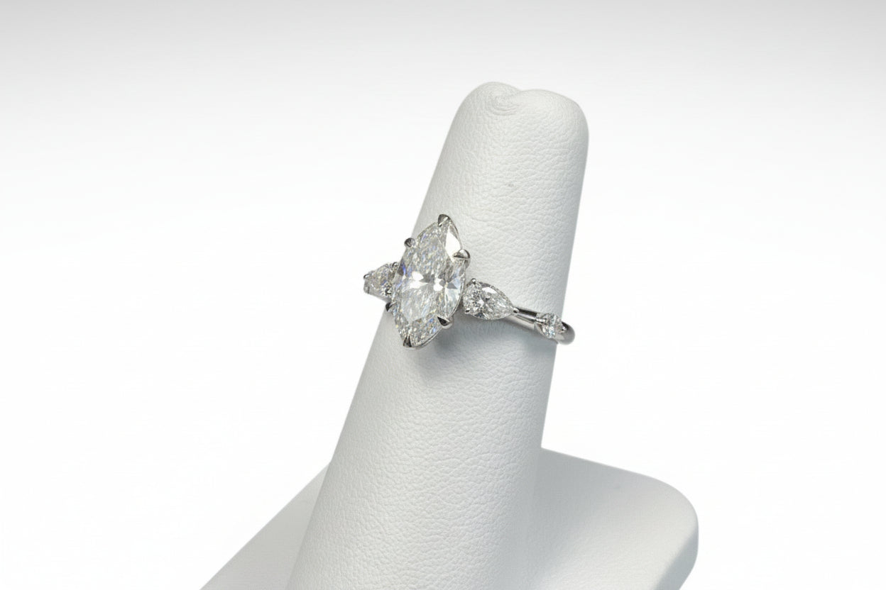14K WHITE GOLD 2 1/2CT ROUND/MARQUISE/PEAR DIAMOND LADIES RING (CENTER STONE MARQUISE DIAMOND 2CT)