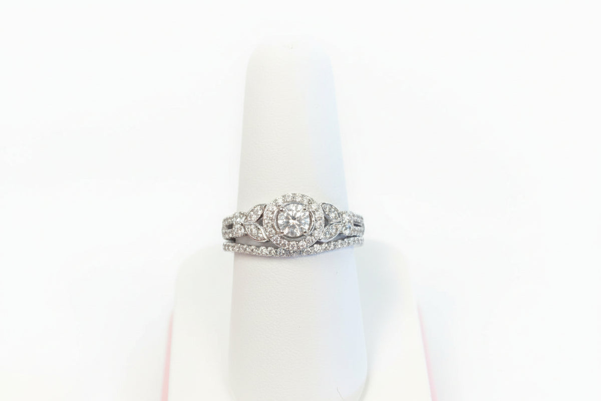 925 Silver Round with Floral design Ring Set cz