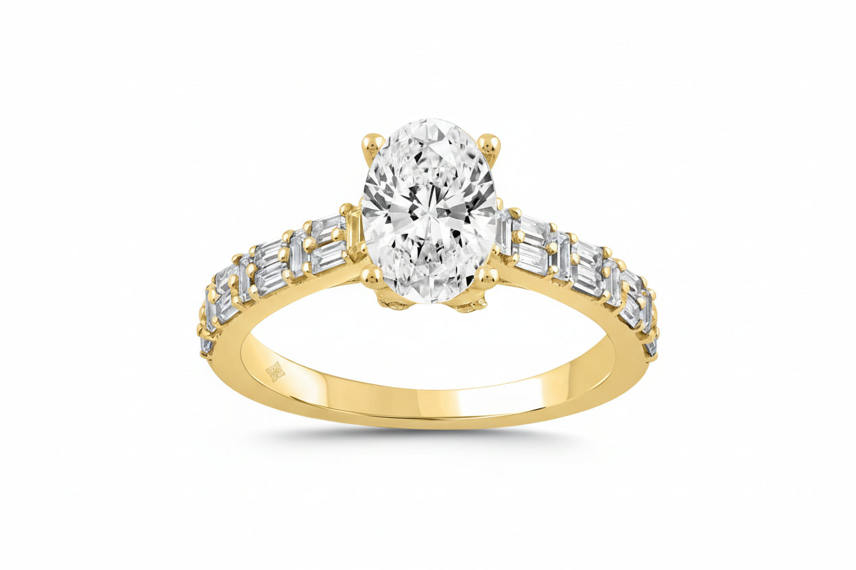 LADIES RING 2 1/2CT ROUND/BAGUETTE/OVAL DIAMOND 14K YELLOW GOLD (CENTER STONE OVAL DIAMOND 2.00CT)