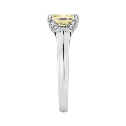 14K WHITE GOLD 3 1/4CT ROUND/YELLOW CUSHION DIAMOND LADIES RING (CENTER STONE YELLOW CUSHION DIAMOND 3CT)