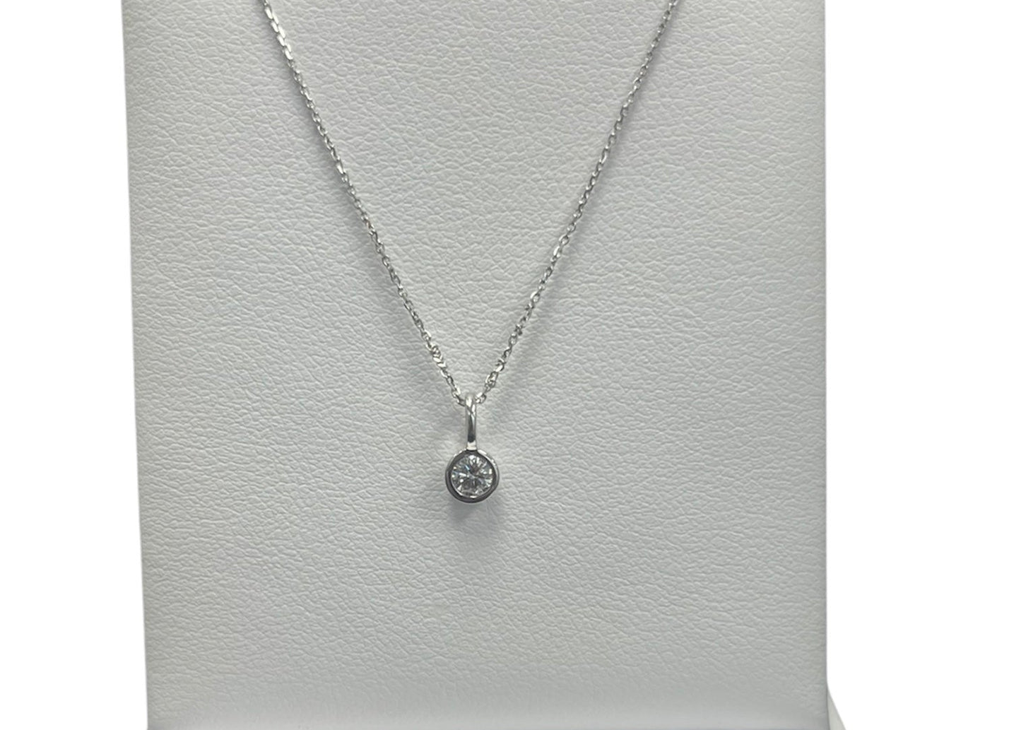 10k White Gold Round Bezel LAB DIAMOND 0.17CTW Necklace