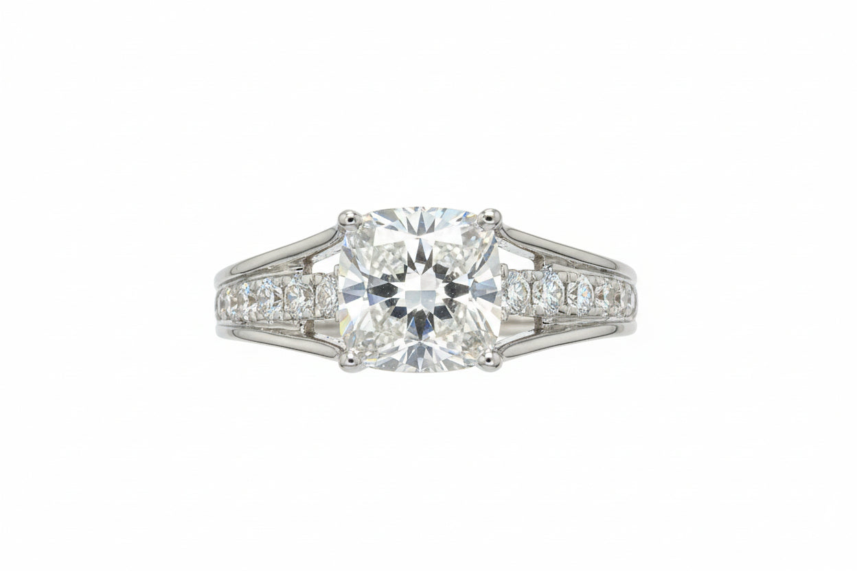 14K WHITE GOLD 2 1/2CT ROUND/CUSHION DIAMOND LADIES RING (CENTER STONE CUSHION DIAMOND 2CT)