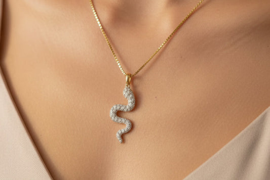 10k Yellow Gold Snake DIAMOND 0.20CTW Necklace