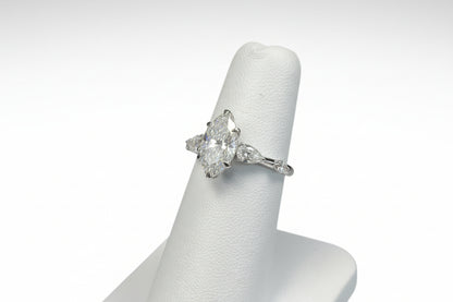 14K WHITE GOLD 2 1/2CT ROUND/MARQUISE/PEAR DIAMOND LADIES RING (CENTER STONE MARQUISE DIAMOND 2CT)