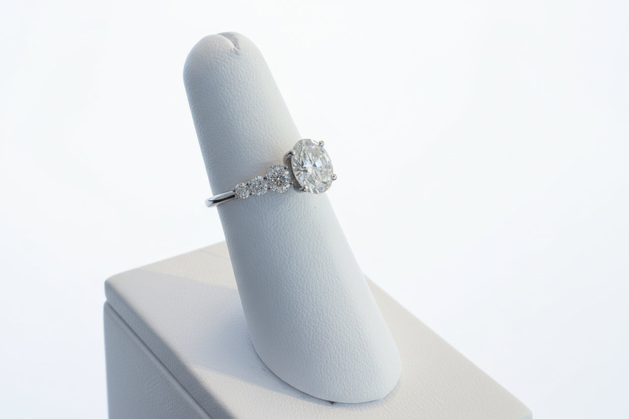 14k White Gold  Oval Lab Ring oval / round diamond band (Center Oval DIA 1.5CTR) Total 3.86CTW
