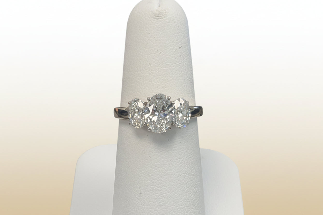 14k Yellow Gold  LAB Oval/Oval side diamond Ring (Center Oval DIAMOND 1.08CTR) Total 2.08CTW