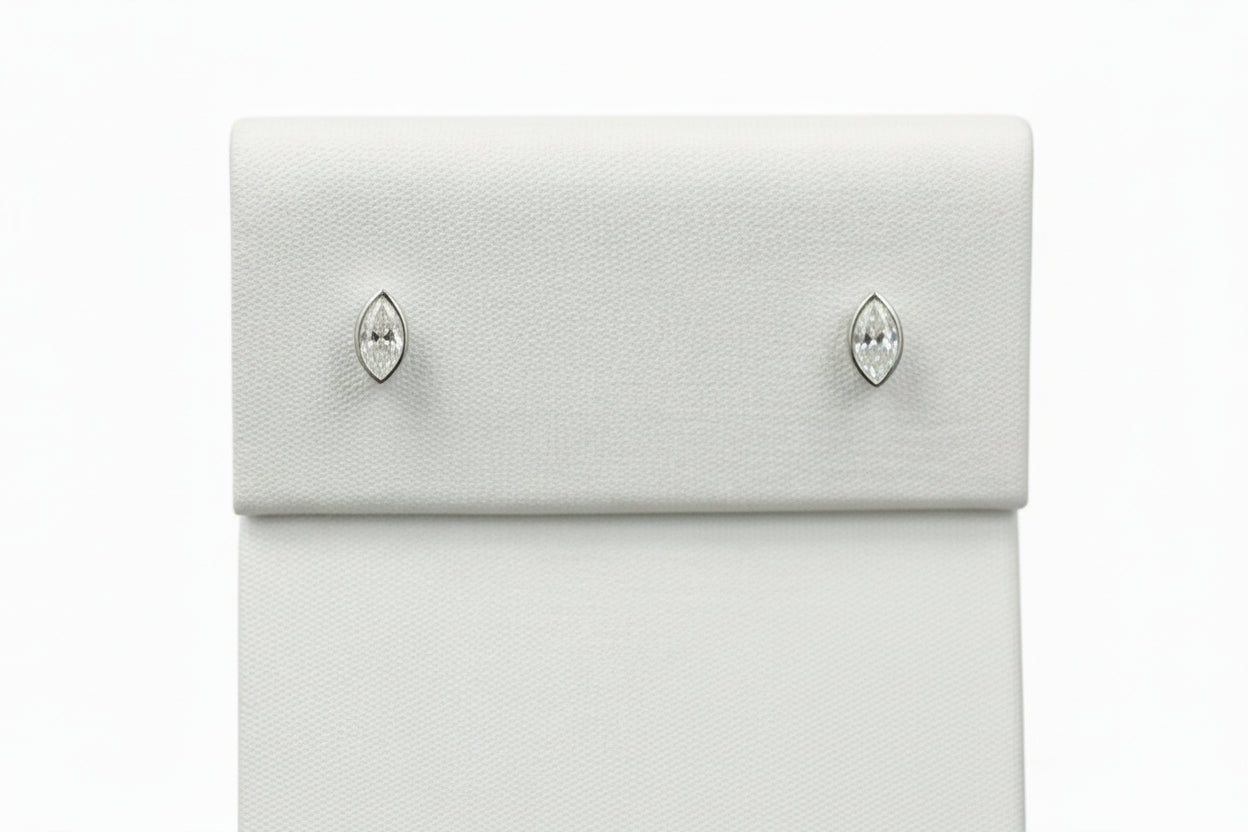 10k White Gold Bezel LAB DIAMOND 0.20CTW Studs